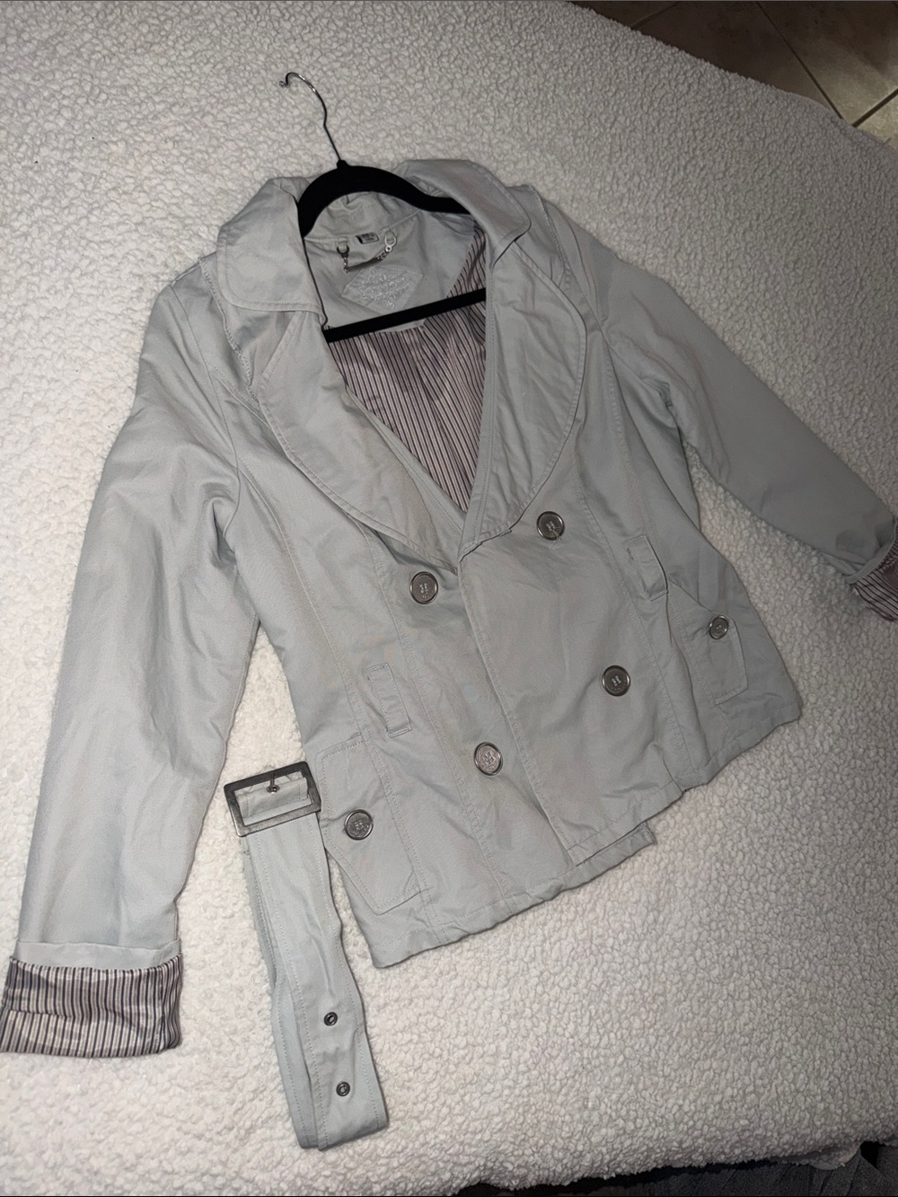 Light Gray Double-Breasted Women's Trench Coat with Removable Belt